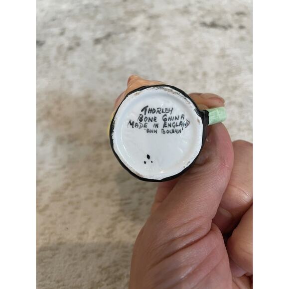 Vintage Miniature Thorley Bone China Made‎ In England Ann Boleyn - Picture 5 of 5